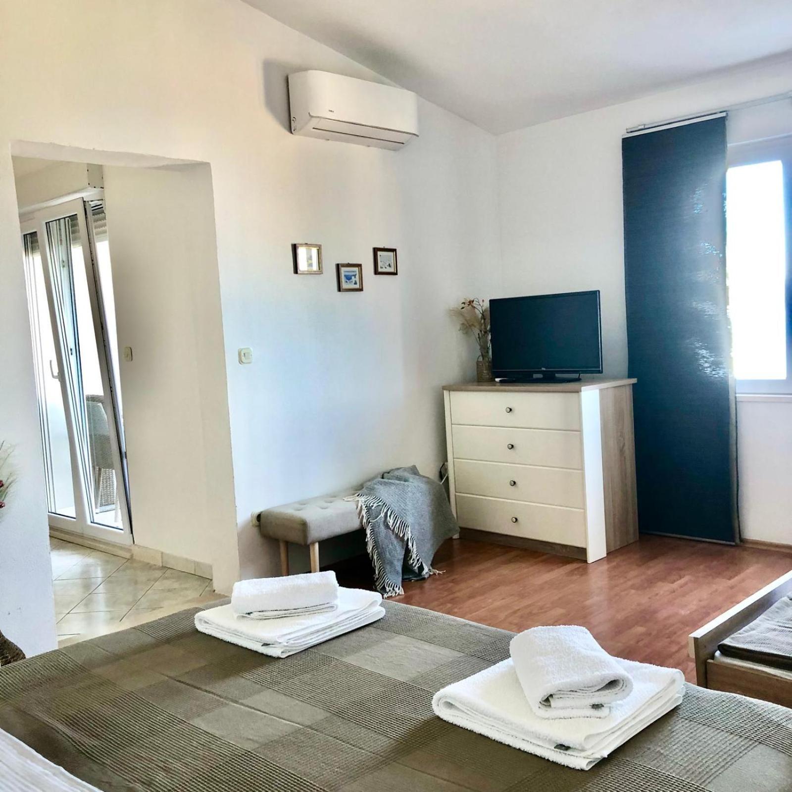 Apartments Curnic Jesenice  Exterior foto