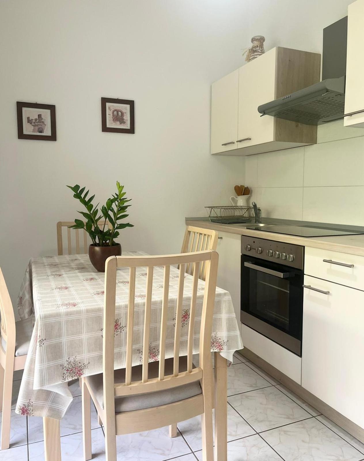 Apartments Curnic Jesenice  Exterior foto